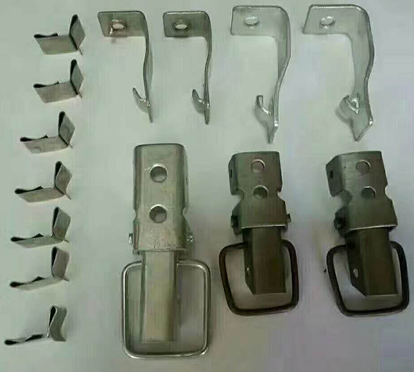 電纜橋架伸縮節(jié)在電纜橋架廠安裝時有什么用呢？